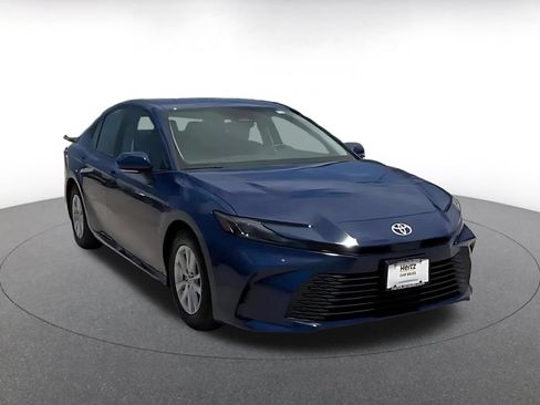 Used 2025 Toyota Camry LE FWD image 3