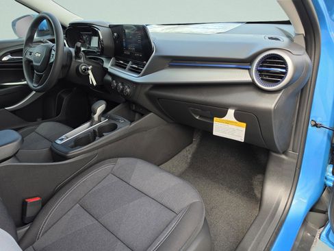 New 2026 Chevrolet Trax LS w/ LS Convenience Package FWD image 14