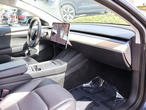 Used 2021 Tesla Model 3 Standard Range Plus image 29