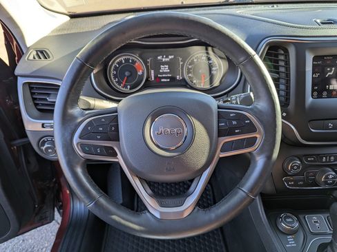 Used 2019 Jeep Cherokee Latitude Plus w/ Comfort/Convenience Group image 13