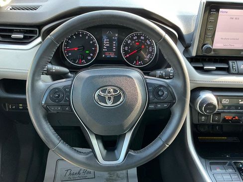 Used 2020 Toyota RAV4 XLE Premium FWD image 17
