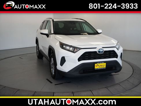 Used 2022 Toyota RAV4 LE AWD/4WD image 1