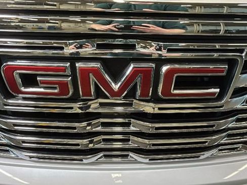 Used 2026 GMC Sierra 1500 Denali AWD/4WD image 9