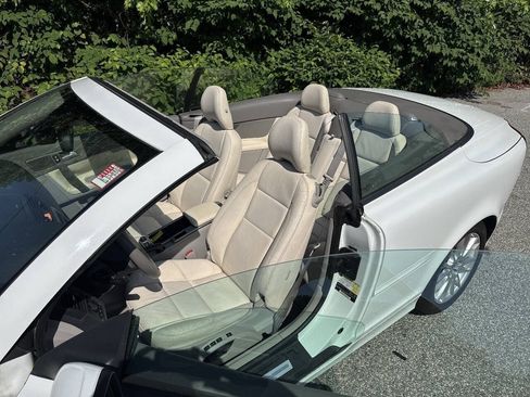 Used 2009 Volvo C70 T5 FWD image 26