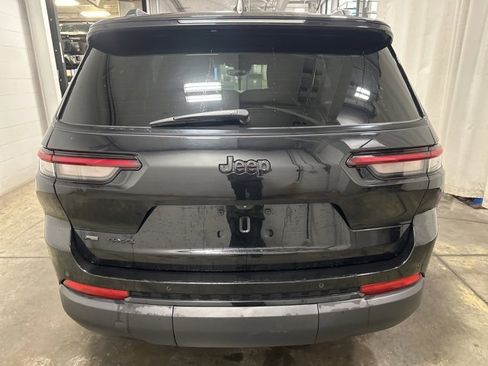 Used 2023 Jeep Grand Cherokee L Altitude image 5