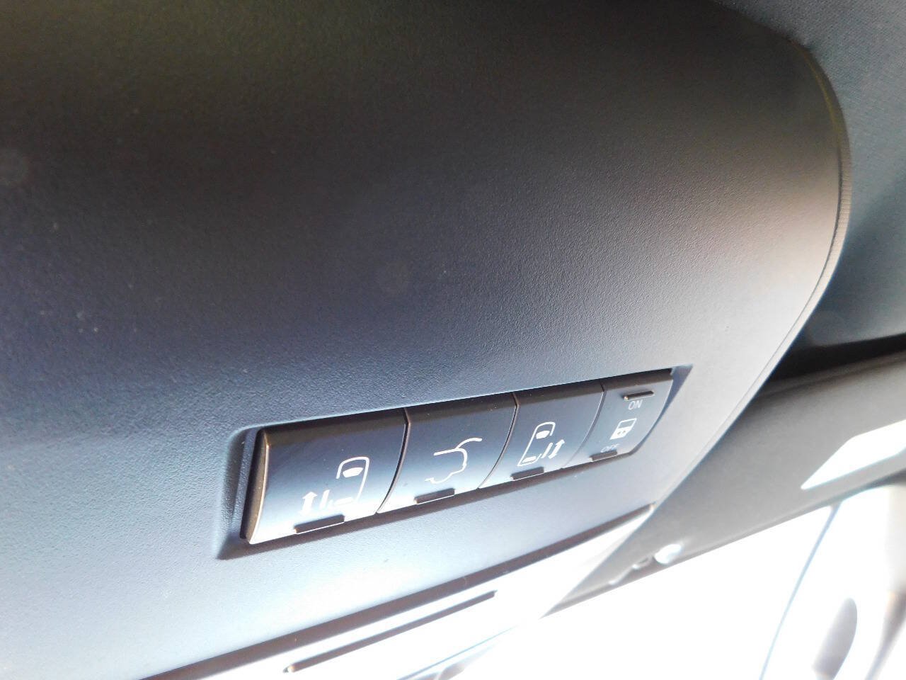 Used 2018 Dodge Grand Caravan GT FWD image 40