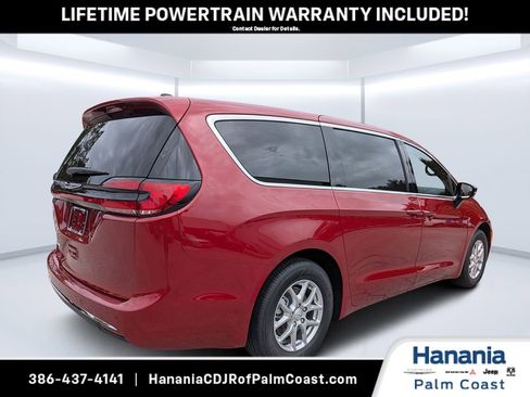 New 2026 Chrysler Pacifica Select FWD image 4