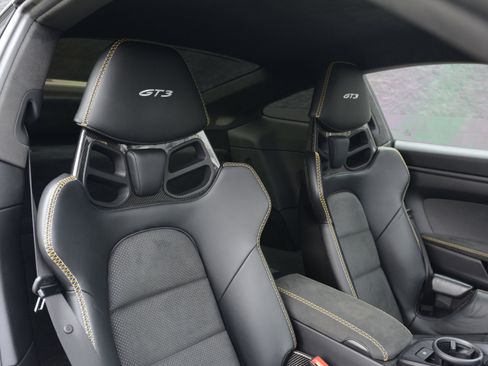 Certified 2022 Porsche 911 GT3 image 31