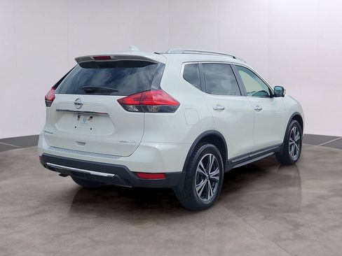 Used 2017 Nissan Rogue SL w/ SL Premium Package AWD/4WD image 4