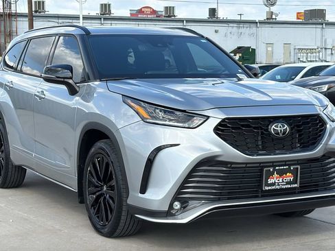 Used 2023 Toyota Highlander XSE image 7