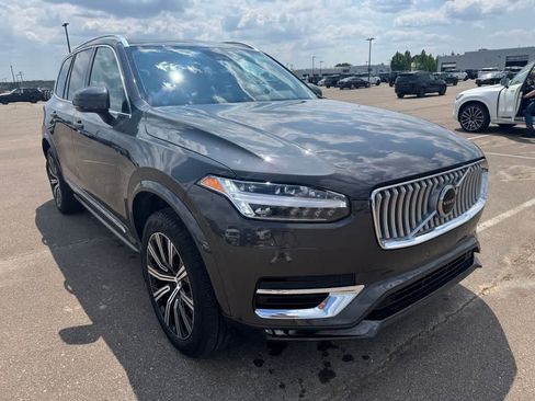 Used 2024 Volvo XC90 B5 Core w/ Protection Package Premier AWD/4WD image 3