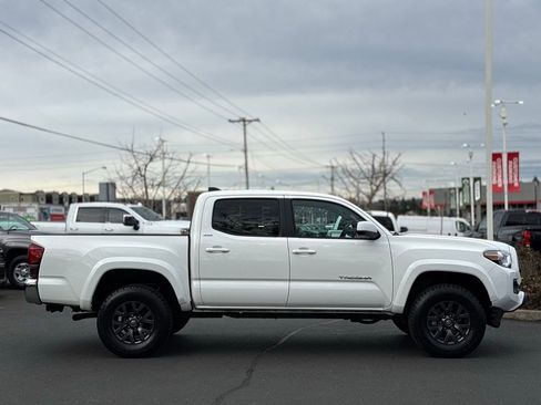 Used 2022 Toyota Tacoma SR5 image 6