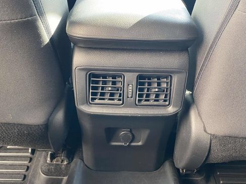 Used 2022 Toyota RAV4 LE FWD image 12