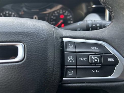 Used 2023 Jeep Compass Limited image 25