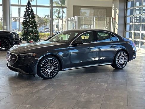 New 2026 Mercedes-Benz E 350 4MATIC Sedan image 8
