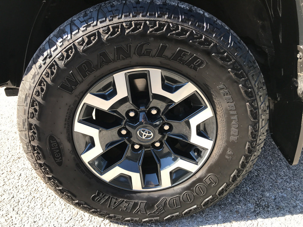 Certified 2023 Toyota Tacoma TRD Off-Road w/ Technology Package AWD/4WD image 11