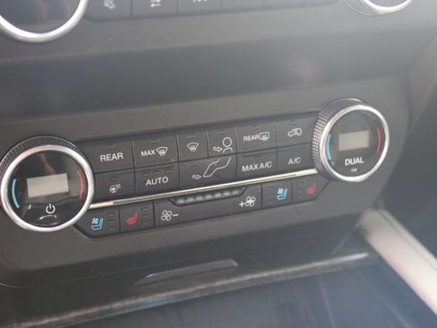 Used 2019 Ford Expedition Limited w/ Equipment Group 301A RWD image 11