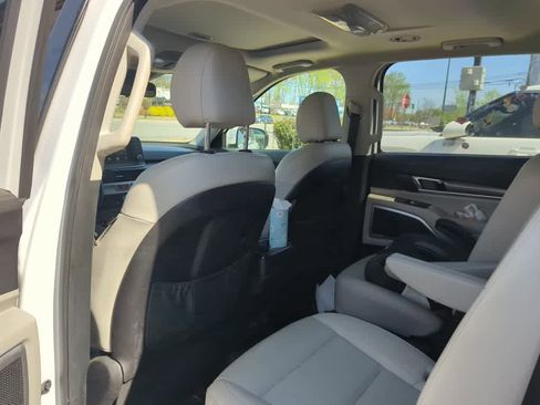 Used 2021 Kia Telluride S image 3