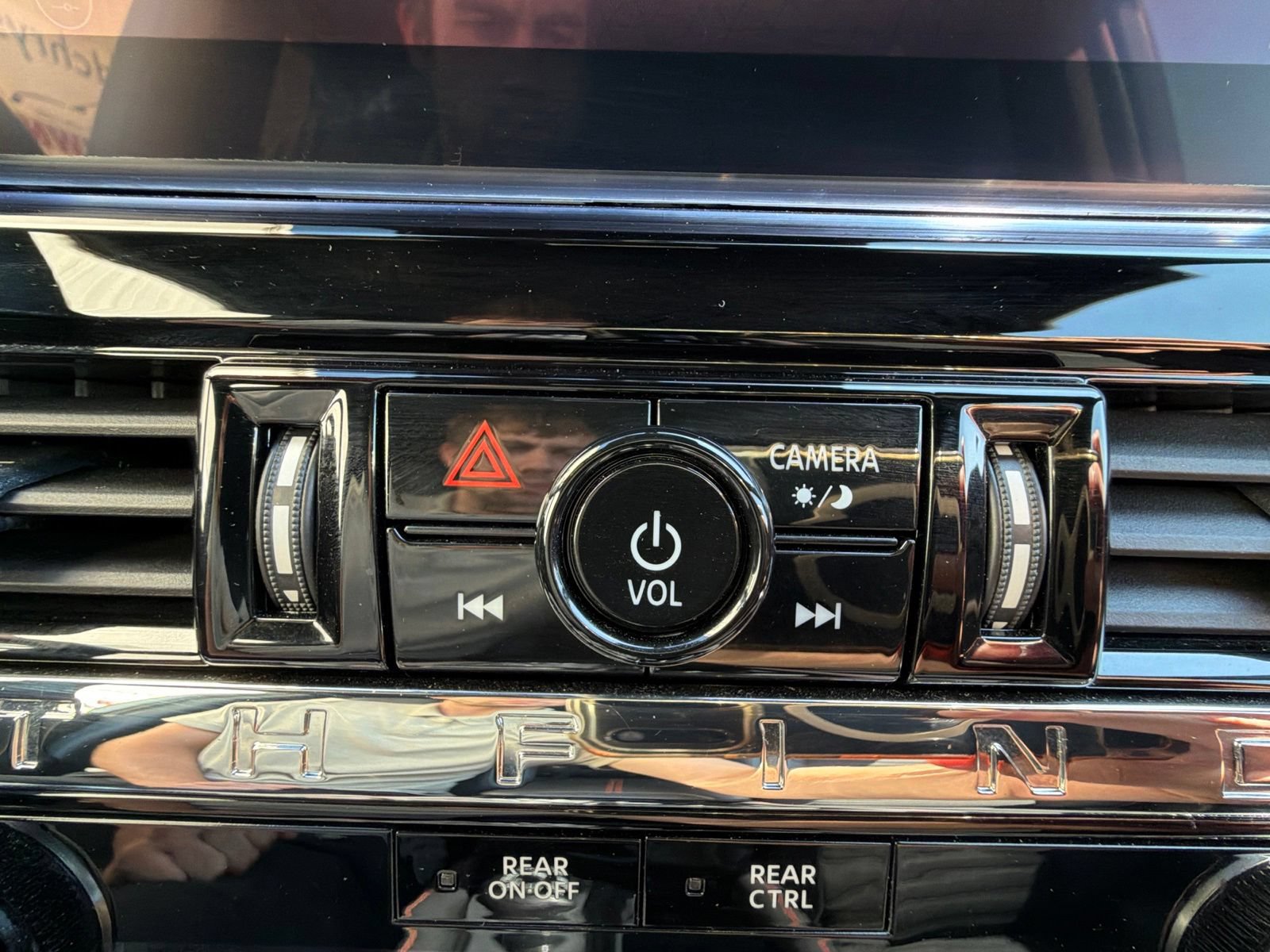 Used 2026 Nissan Pathfinder Rock Creek AWD/4WD image 25