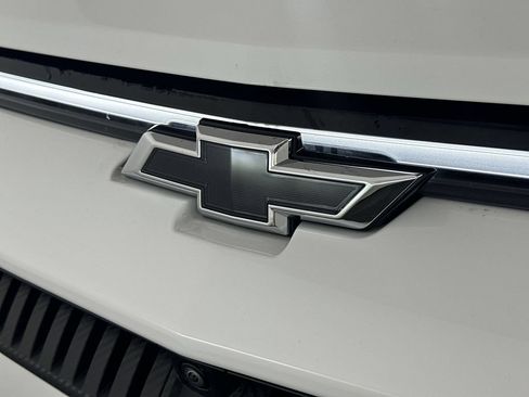 Used 2026 Chevrolet Equinox EV LT w/ LPO, Blackout Package FWD image 33