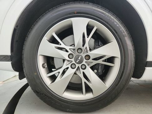 Used 2022 Genesis GV70 3.5T Sport w/ Sport Advanced Package AWD/4WD image 39