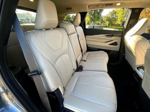 Certified 2025 INFINITI QX60 Luxe image 32