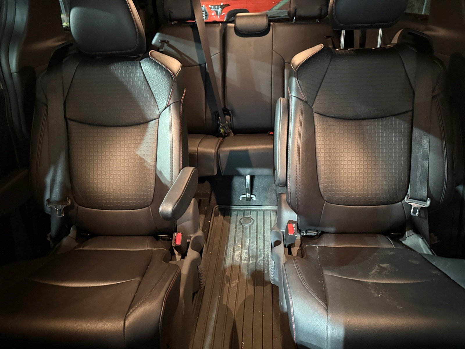 Used 2026 Toyota Sienna XSE AWD/4WD image 18