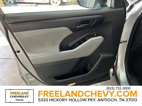 Used 2023 Toyota Highlander LE image 12