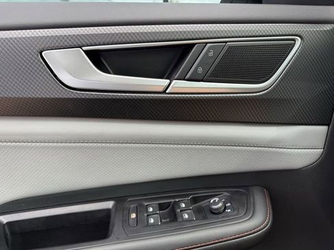 New 2025 Volkswagen Atlas Peak Edition SE image 20