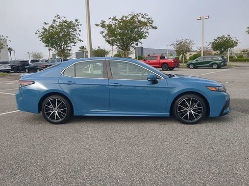 Certified 2023 Toyota Camry SE image 3