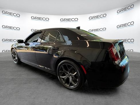 Used 2022 Chrysler 300 S RWD image 9
