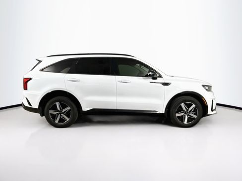 Used 2023 Kia Sorento S FWD image 2