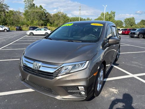 Used 2019 Honda Odyssey EX image 2