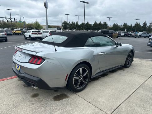 Used 2025 Ford Mustang Premium RWD image 4