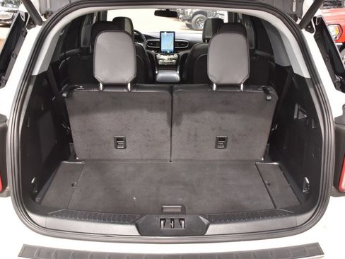 Certified 2023 Ford Explorer Limited w/ Limited Technology Package image 38