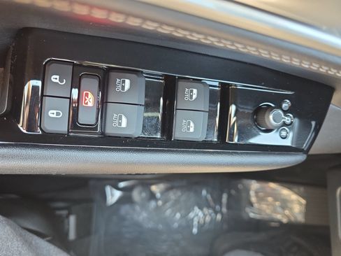 Used 2024 Jeep Wagoneer Series II w/ Flexible Seating Group RWD image 26
