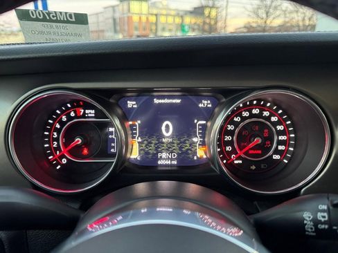 Used 2018 Jeep Wrangler Unlimited Rubicon w/ Dual Top Group image 14