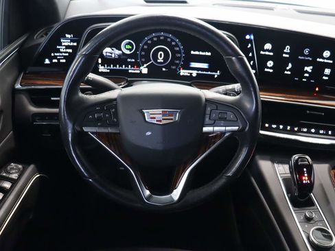 Used 2023 Cadillac Escalade Premium Luxury image 8
