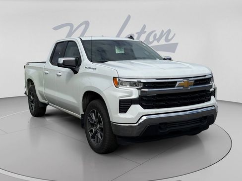 Used 2023 Chevrolet Silverado 1500 LT AWD/4WD image 3