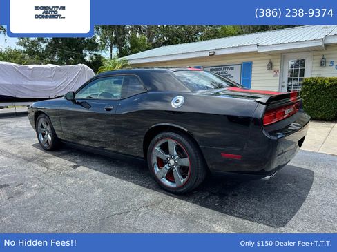 Used 2014 Dodge Challenger SXT image 7