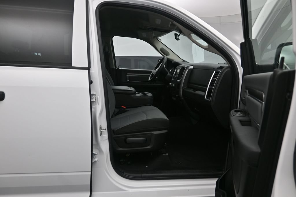 Used 2024 RAM 1500 Classic SLT AWD/4WD image 26