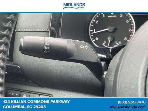 Used 2025 Nissan Pathfinder SV FWD image 23