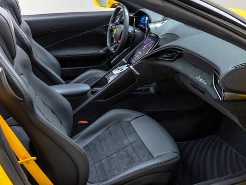 Certified 2025 Ferrari Roma Spider image 64
