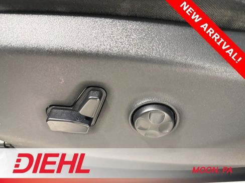 Used 2019 Chrysler Pacifica Touring-L w/ Advanced Safetytec Group image 22