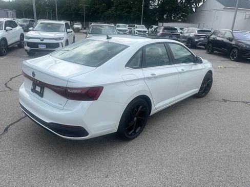 New 2026 Volkswagen Jetta SE FWD image 5