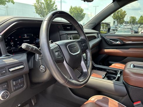 Used 2024 GMC Yukon Denali Ultimate AWD/4WD image 17
