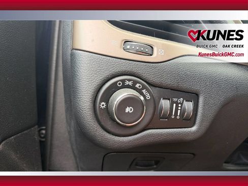 Used 2016 Jeep Cherokee Latitude FWD image 17