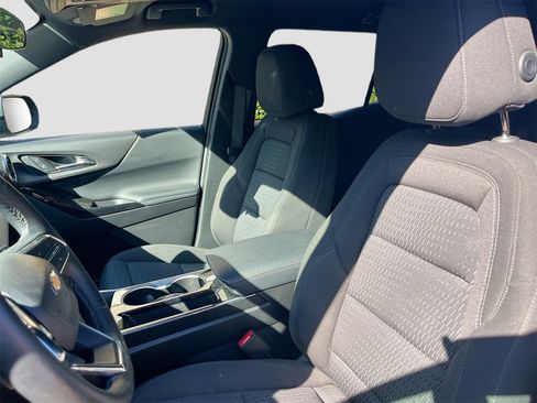 Used 2025 Chevrolet Equinox LT image 21