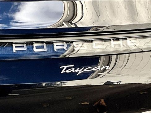 Used 2025 Porsche Taycan image 33
