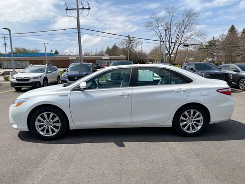 Used 2015 Toyota Camry XLE w/ Moonroof Package image 10